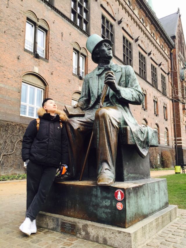 Statue of Hans Christian Andersen