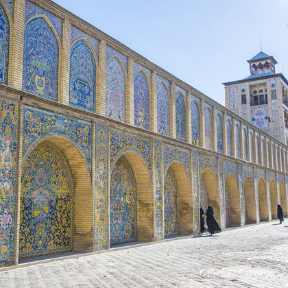 古列斯坦宫+伊朗国家博物馆+大巴扎+伊朗地毯博物馆+原美国驻德黑兰大使馆二日游