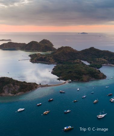 7日6晚 • 印度尼西亞＋峇里島＋科莫多＋佩妮達島＋羅威納海灘