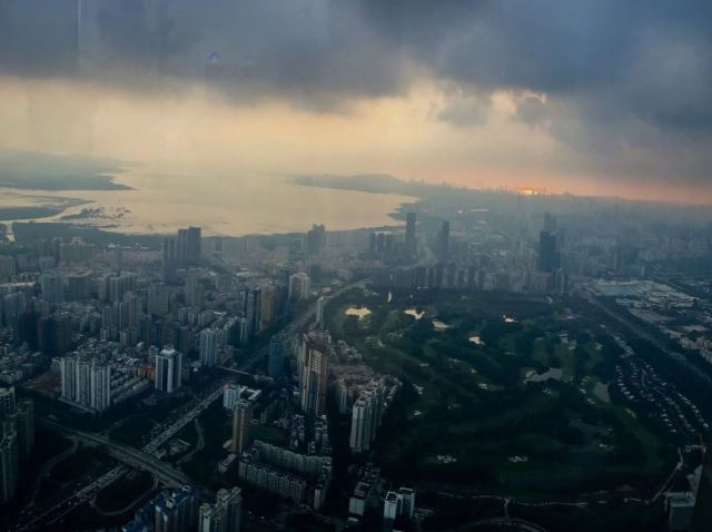 Shenzhen Ping An Financial Center Yunji Sightseeing