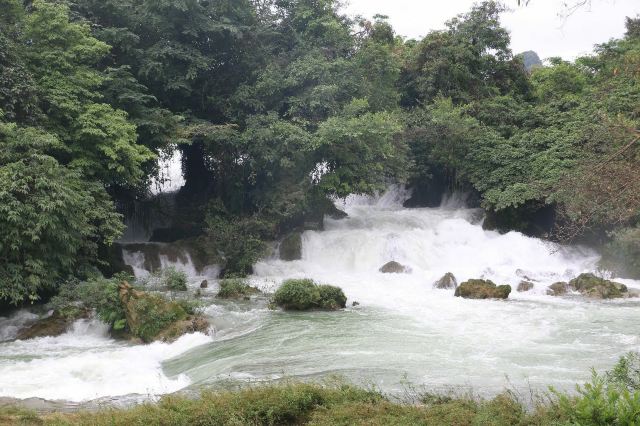 Detian Transnational Waterfall Scenic Area