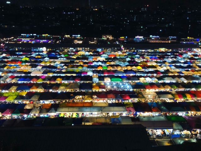 Train Night Market Ratchada