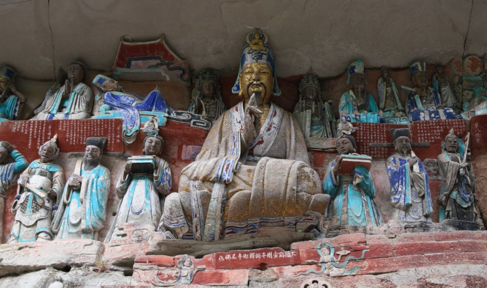 走遍中国-重庆-大足石刻（海量图片） 大足石刻位于重庆市大足区境内，是唐末、宋初时期宗教摩崖石刻，以