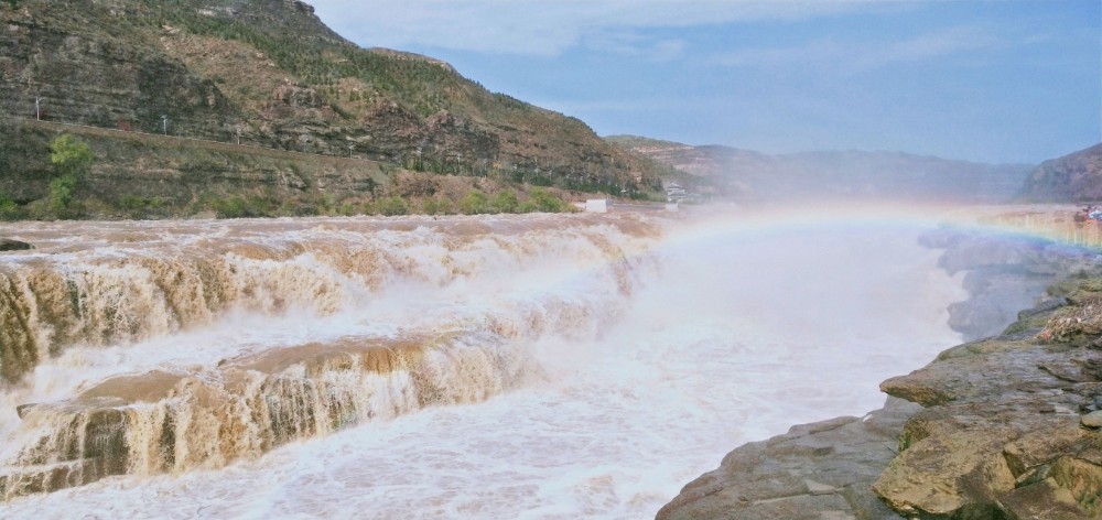 山西壶口瀑布，值得去的地方，瀑布加彩虹，美👍👍👍