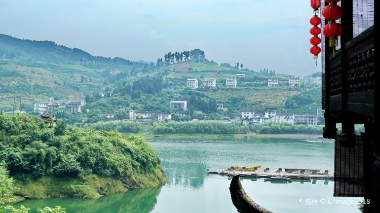 6-Day Hunan Group Tours: Changsha + Zhangjiajie + Tianmen Mountain National Forest Park + Fenghuang Ancient Town
