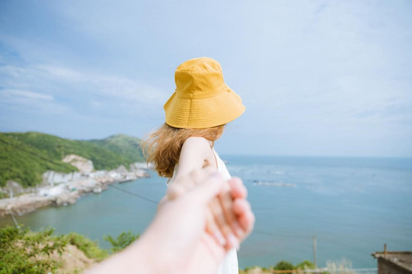 杭州夏季周边旅游攻略，夏天这里最好玩，垂云通天河逛溶洞+玻璃漂流