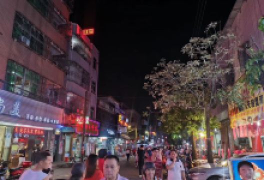 秋长市场购物图片