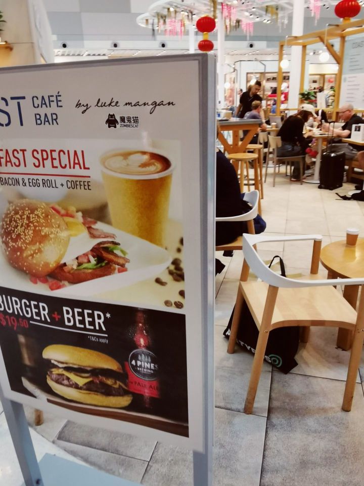 Coast Cafe + Bar餐厅图片