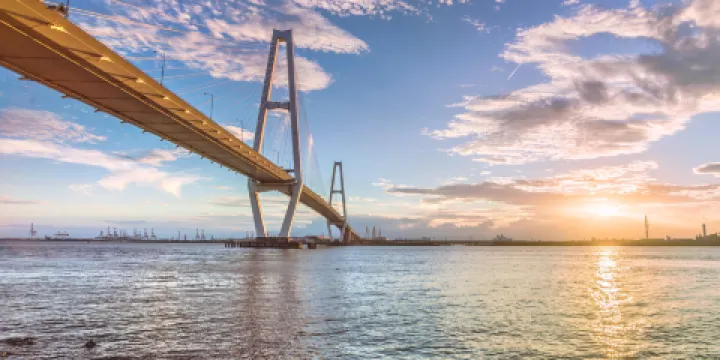 名港跨海大橋