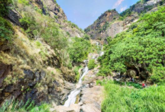 拉瓦纳埃勒瀑布景点图片