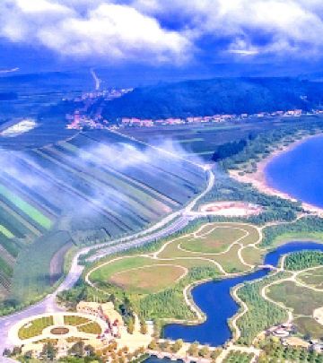 凤城游记图文-“520”上帝视角瞰丹东叆河，绿水青山金山银山，人世间最美的河