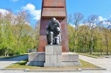 苏维埃战争纪念碑-柏林-doris圈圈