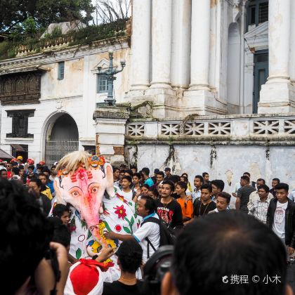 尼泊尔加德满都王宫广场+帕坦皇宫+梦幻花园+55窗宫一日游