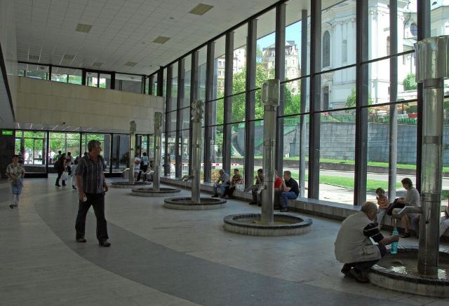 Park Colonnade