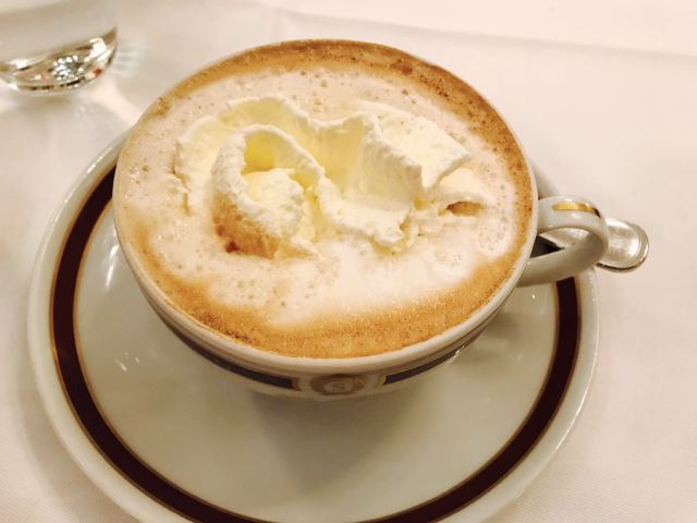 薩赫咖啡館