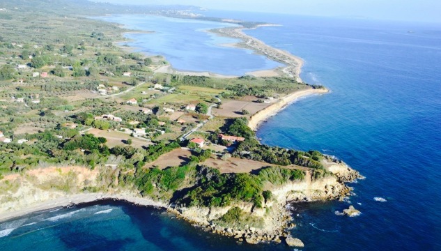 Alonaki Bay餐厅图片