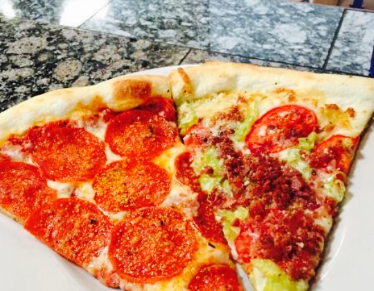 Mezza Luna Pizzeria餐厅图片