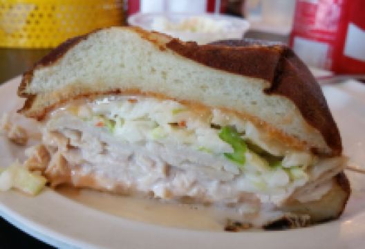 Bergstein s NY Delicatessen美食图片
