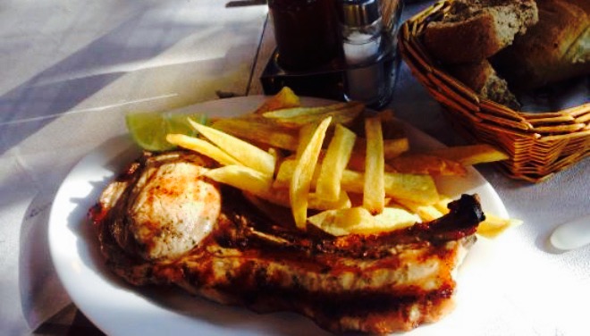 Kastanofolia Taverna餐厅图片