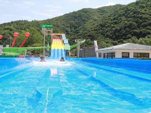 中国栈道水世界