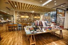 猫的天空之城概念书店(新天地时尚购物中心一期店)-上海-冷到基本穿不动