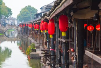 私家团绍兴一日活动【含安昌古镇乌篷船+绍兴非遗体验+鲁迅故里】【[私享出行]小众旅行私家小团，不赶行程晚出发，上门接送；】