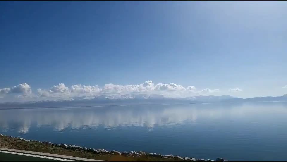 赛里木湖如梦如幻