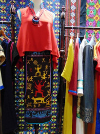 广西游记图片] 结合时尚和民族元素，壮锦做的衣服，真的很漂亮