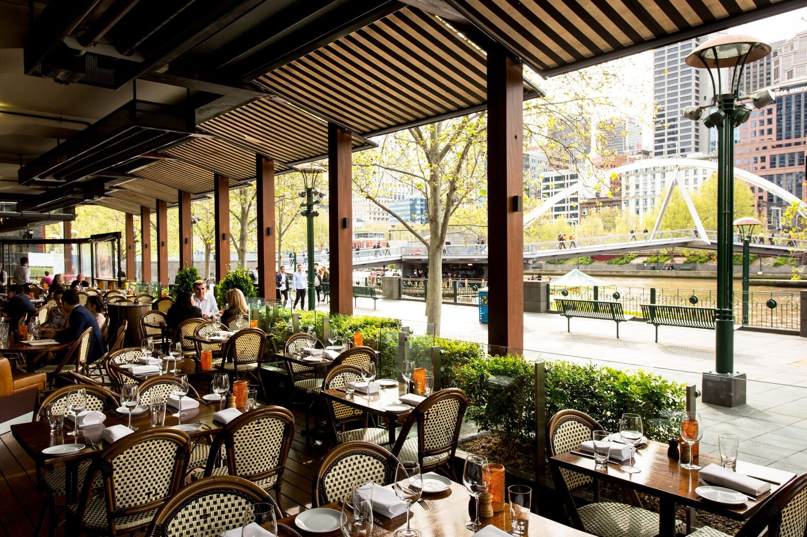 Waterfront Southgate餐厅图片