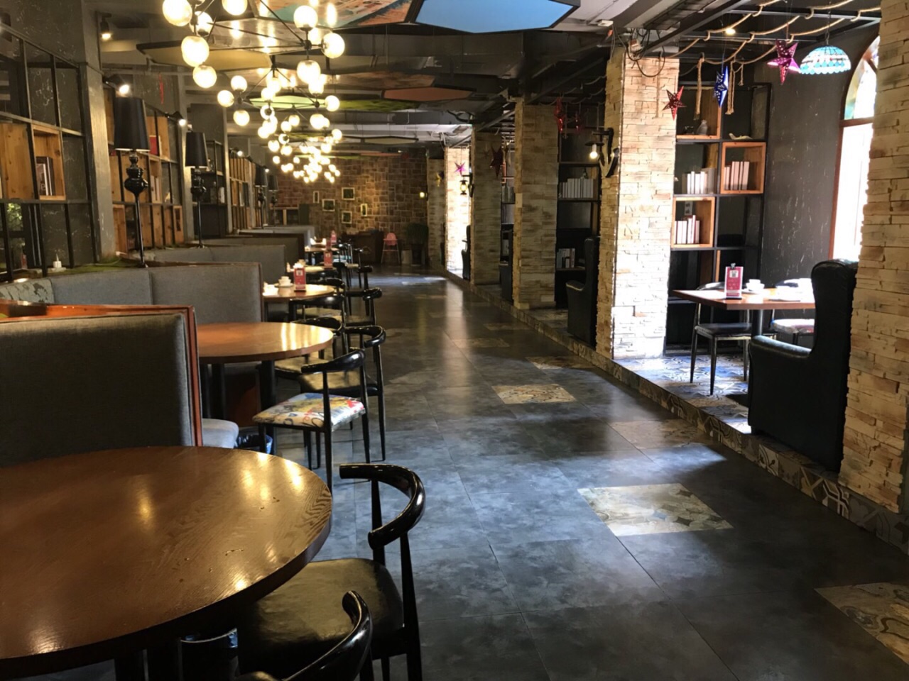 鲜为时尚餐厅(步行街店)餐厅图片