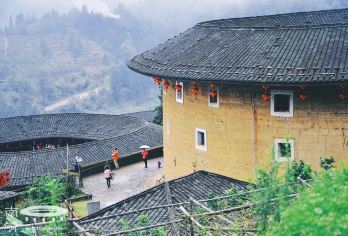 南靖田螺坑土楼群+裕昌楼+塔下村一日游【闽南周庄 四菜一汤】【奔赴土楼王国，遇“四菜一汤”奇观见证中华瑰宝，品南靖土楼千姿百态】