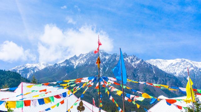 马蹄石窟群旅游区