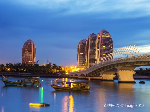 夜游三亚湾
