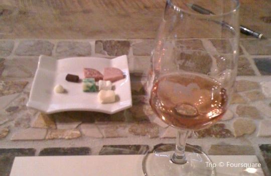 Aspen Dale Winery At The Barn Travel Guidebook Must Visit