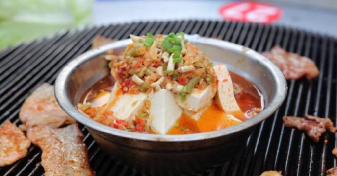 小辣椒火盆烧烤(温泉南街店)餐厅图片