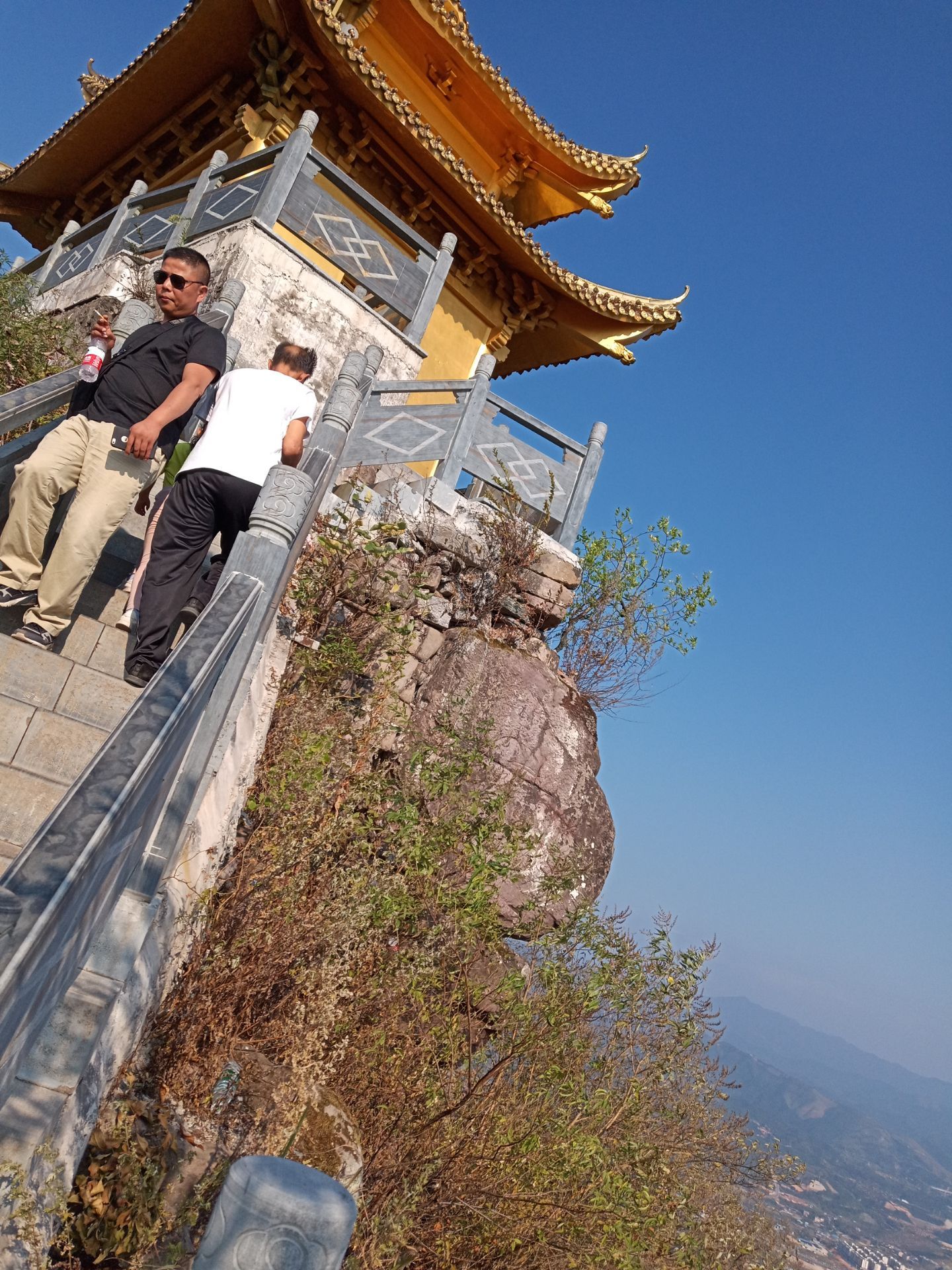 飞山