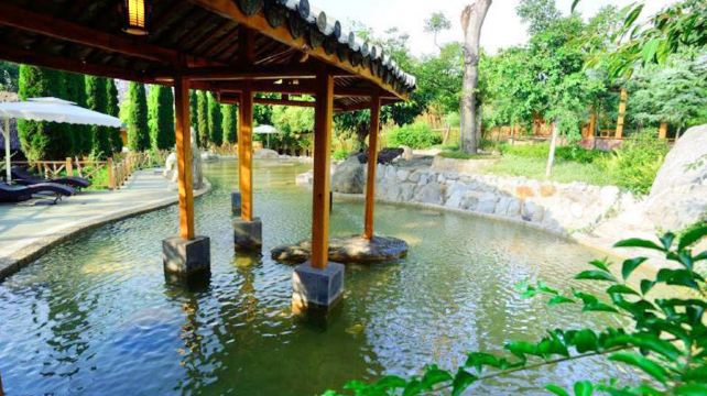 汤池热水河温泉