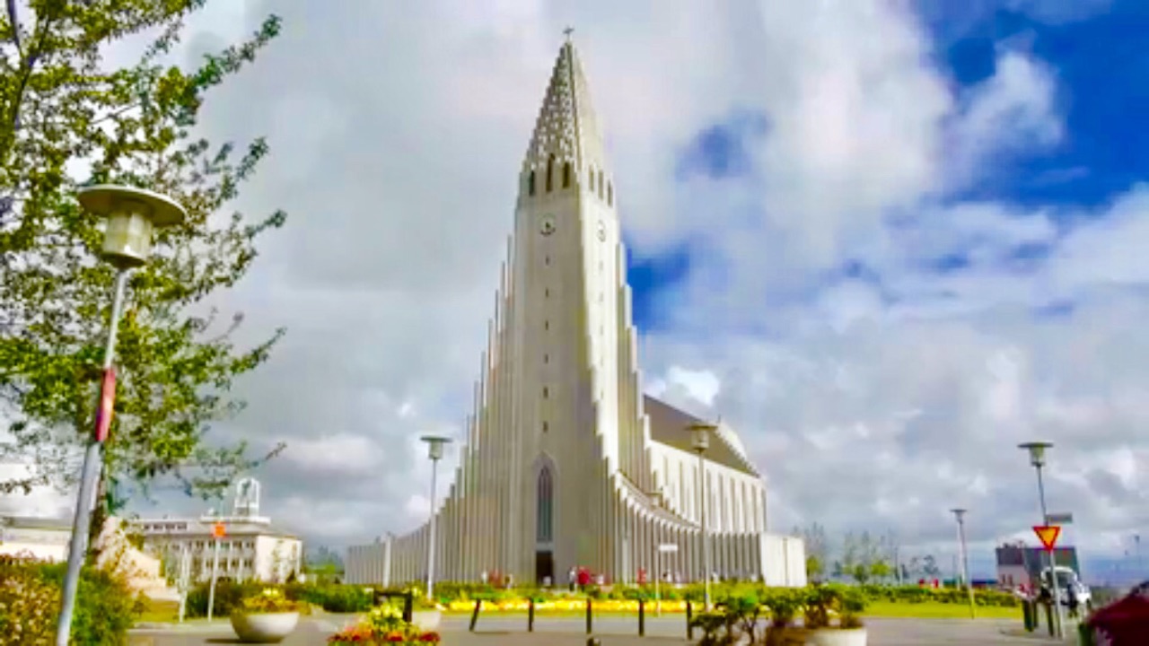 充满数学原理的奇特外观之教堂@冰岛