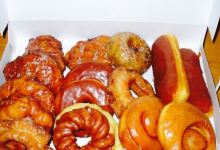Rainbow Donuts美食图片