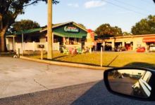 Twisty Cone Ice Cream & Cakes美食图片