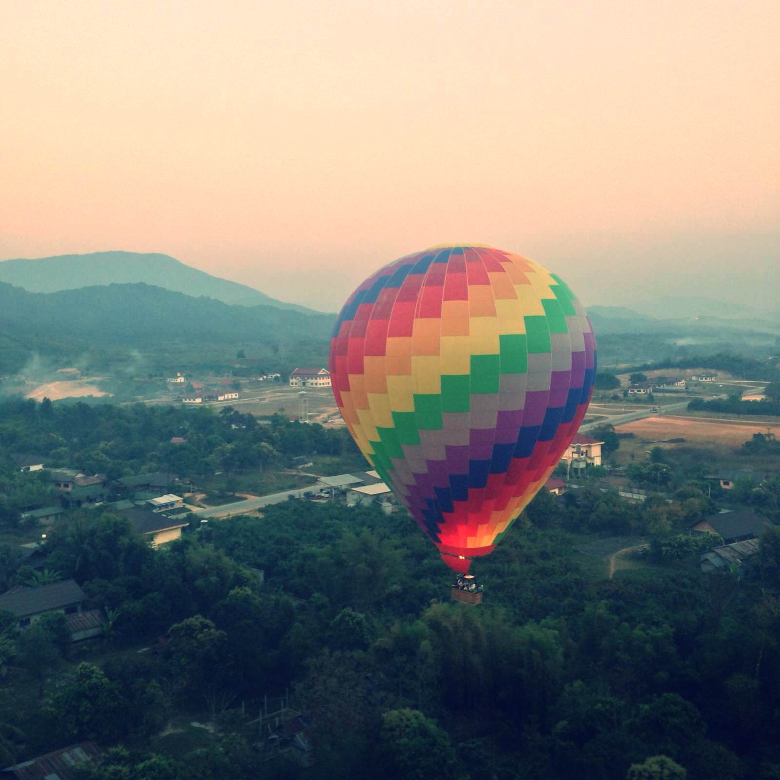 献给老挝的处女热气球