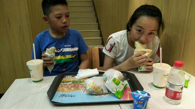 华莱士·全鸡汉堡(新福路店)