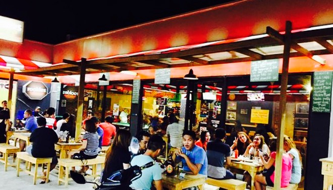 Rookies Sports Bar and Grill