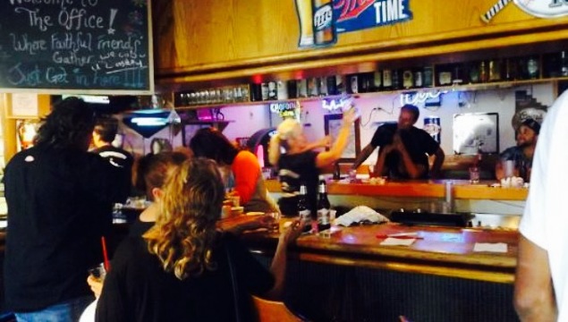 Office Lounge Bar & Grill餐厅图片