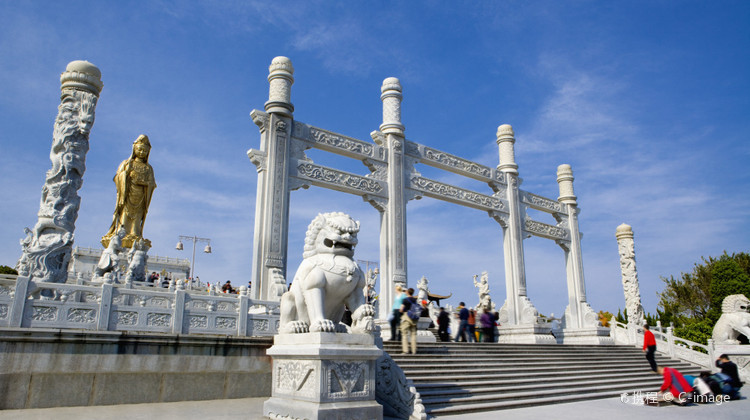 湖州旅行社夜游特色景点推荐：江郎山地接社领航夜间文旅新体验