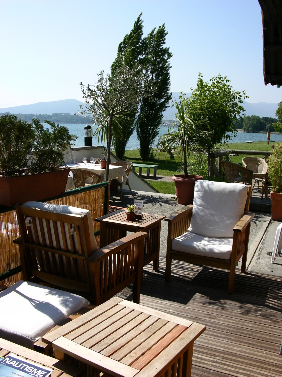 Bar & Restaurant Plage du Reposoir餐厅图片