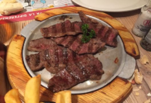 Roadhouse Restaurant美食图片