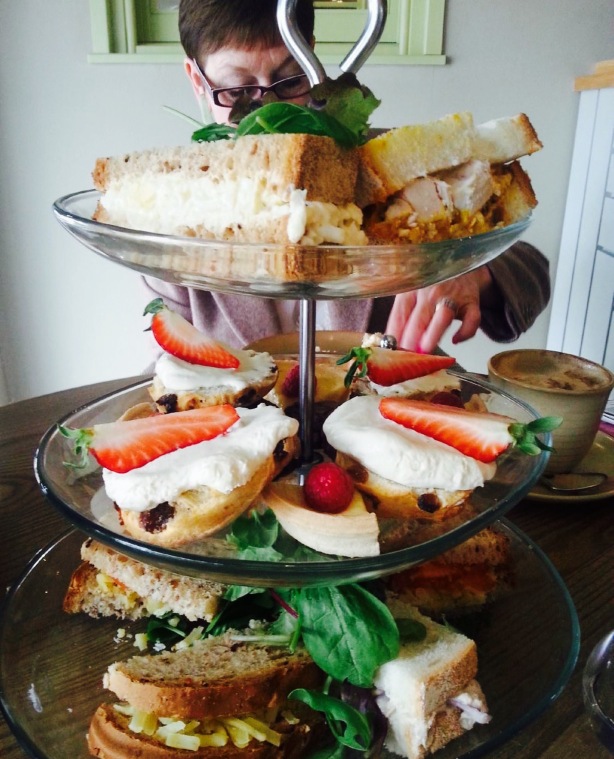 Louie Brown's Bar Kitchen & Deli餐厅图片