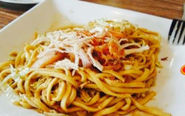 Mie Tek-Tek Flamboyan