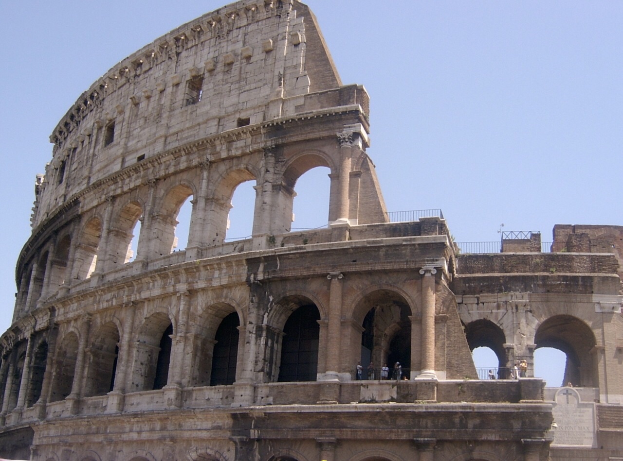 罗马之旅 意大利首都罗马位于意大利半岛中西部，建在台泊河之间的七座山冈上，是世界灿烂文化的发祥地，沉